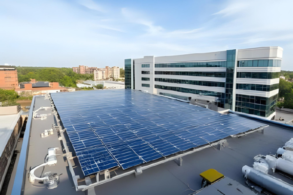 Photovoltaïque pour immeuble tertiaire installation SFIEET Courbevoie 92 Paris Yvelines